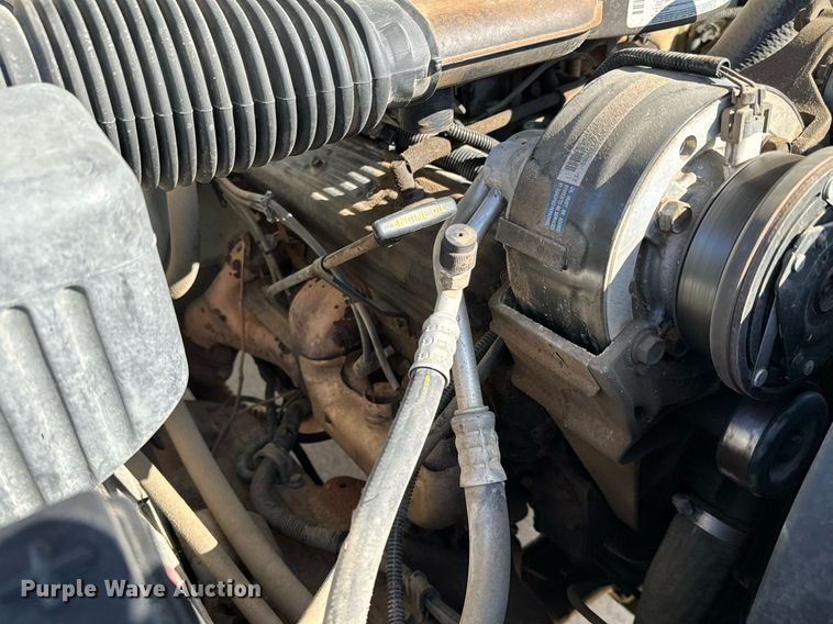 image for item NU9402 1994 Chevrolet  2500 SUV