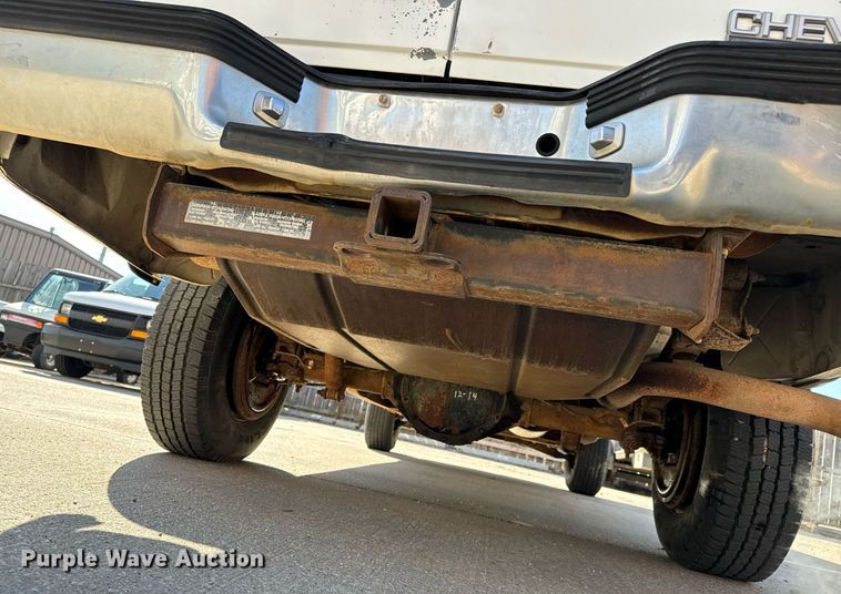 image for item NU9402 1994 Chevrolet  2500 SUV