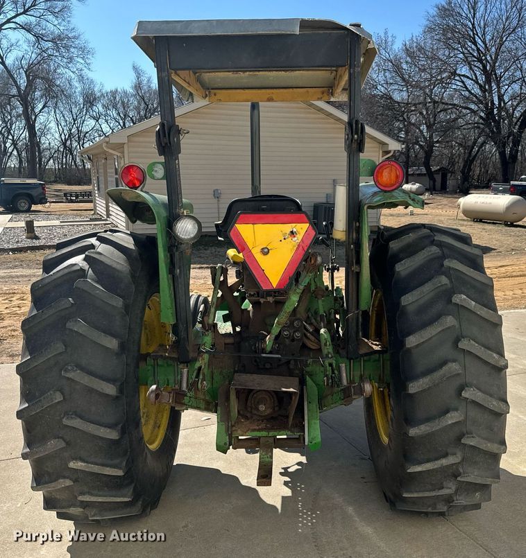 image for item NU9413 1991 John Deere 2555 tractor