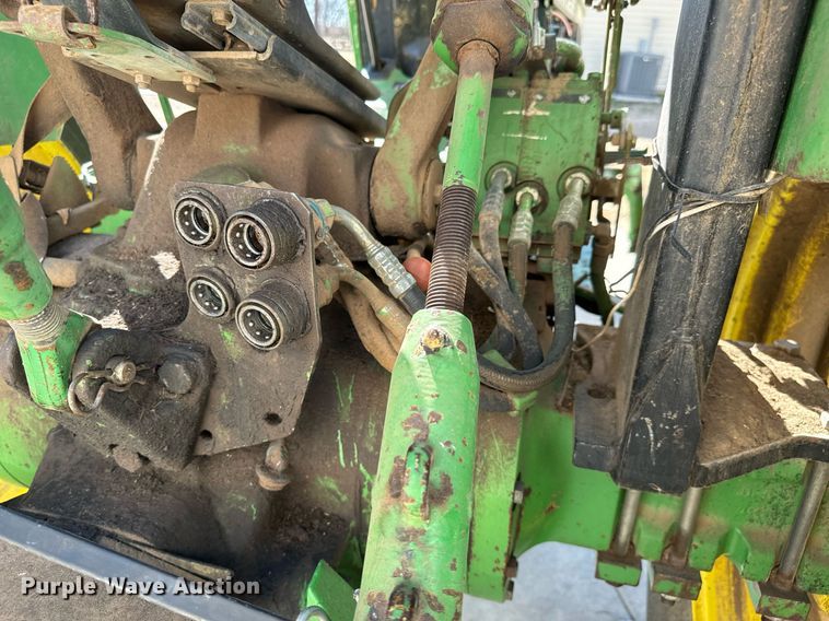 image for item NU9413 1991 John Deere 2555 tractor