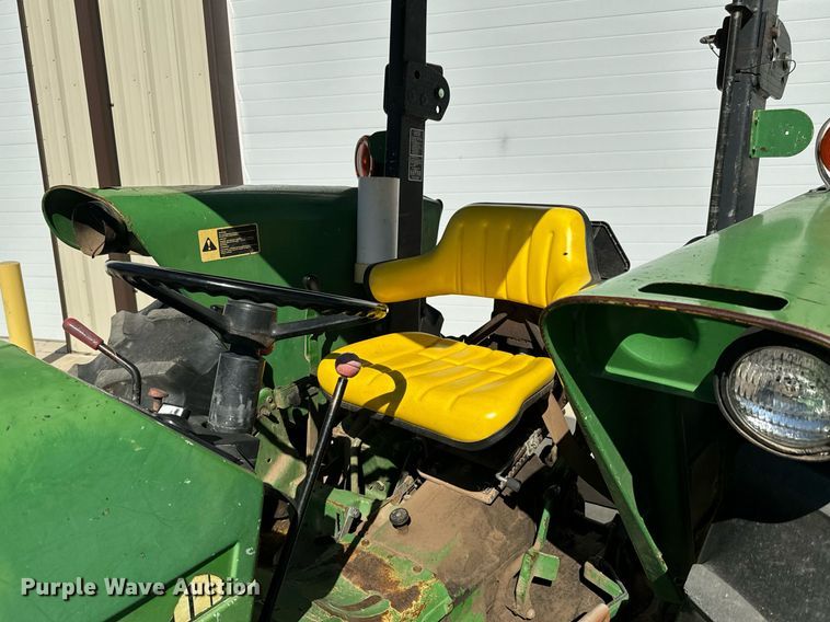 image for item NU9413 1991 John Deere 2555 tractor