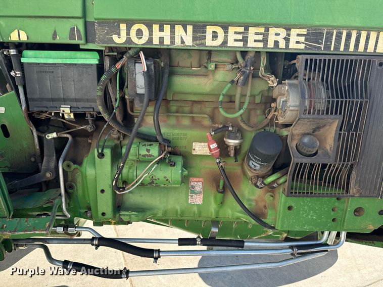 image for item NU9413 1991 John Deere 2555 tractor