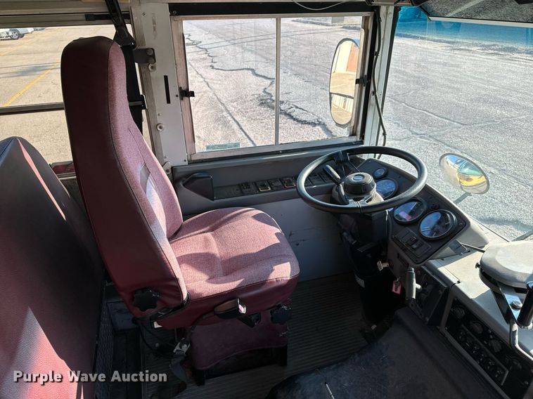 image for item NU9433 2009 Blue Bird school bus