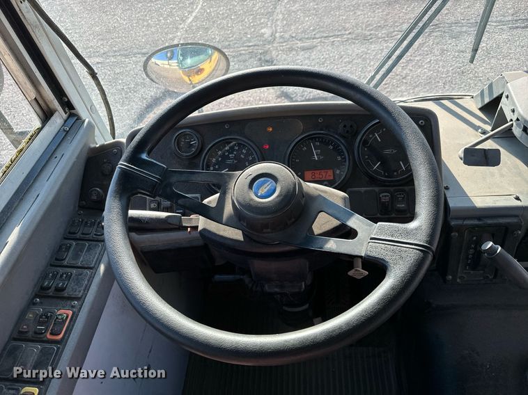 image for item NU9433 2009 Blue Bird school bus