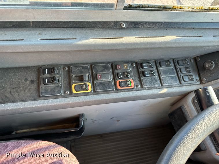 image for item NU9433 2009 Blue Bird school bus