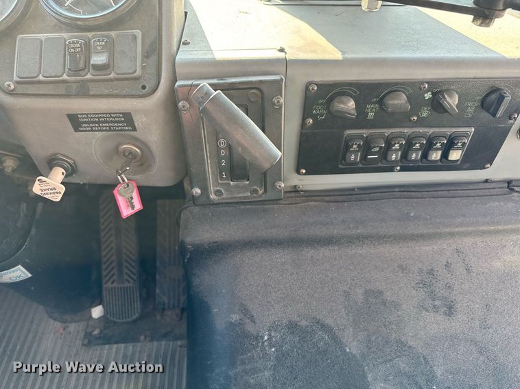 image for item NU9433 2009 Blue Bird school bus