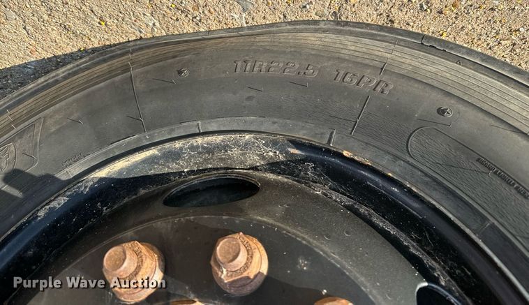 image for item NU9433 2009 Blue Bird school bus