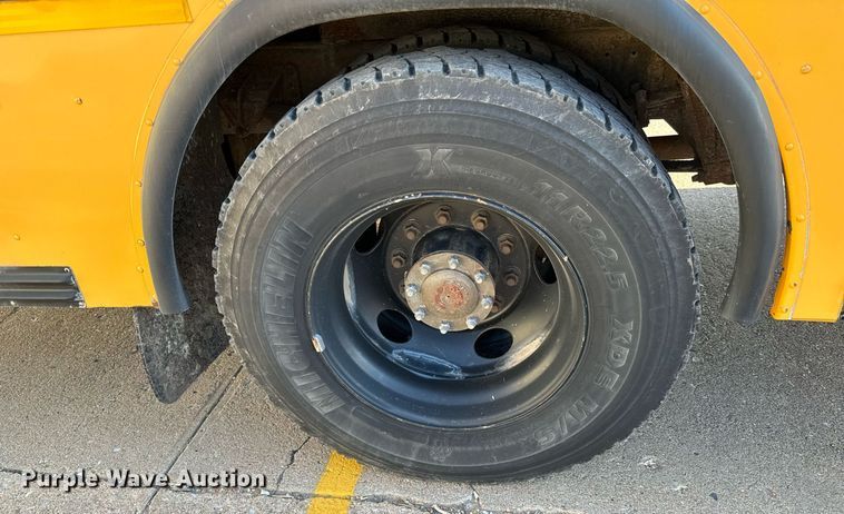 image for item NU9433 2009 Blue Bird school bus