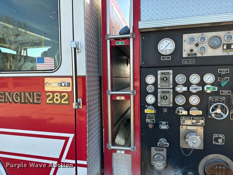 image for item NU9436 1993 Spartan  GA40M-2142 pumper fire truck