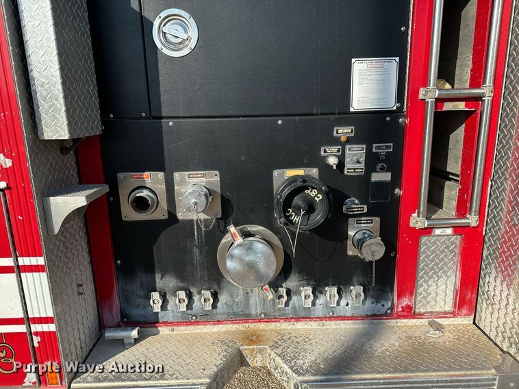 image for item NU9436 1993 Spartan  GA40M-2142 pumper fire truck