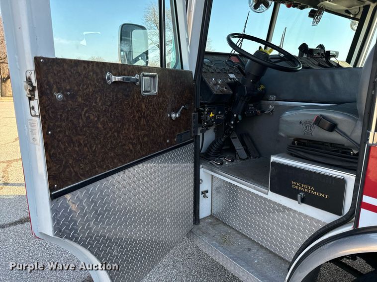 image for item NU9436 1993 Spartan  GA40M-2142 pumper fire truck