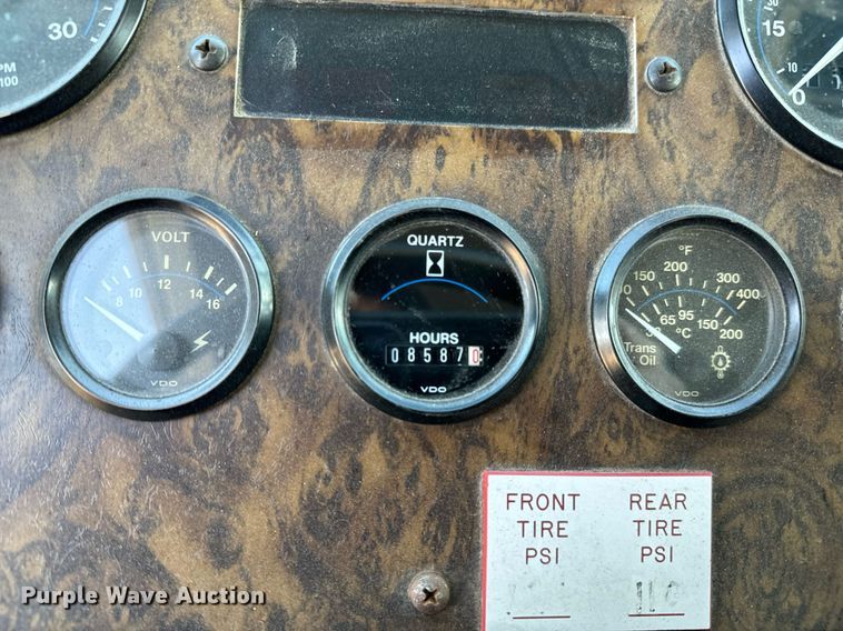 image for item NU9436 1993 Spartan  GA40M-2142 pumper fire truck