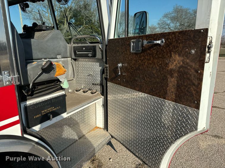 image for item NU9436 1993 Spartan  GA40M-2142 pumper fire truck