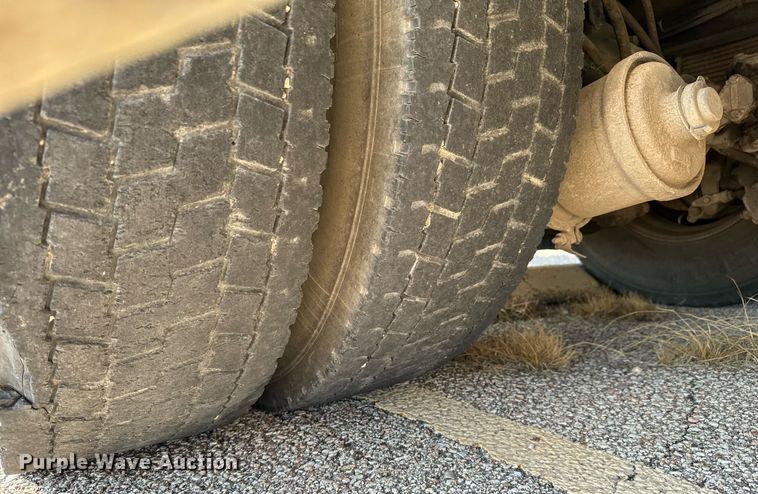 image for item NU9436 1993 Spartan  GA40M-2142 pumper fire truck