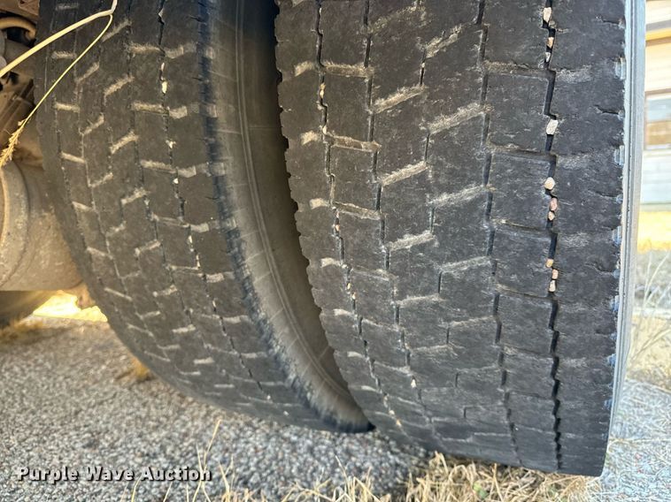 image for item NU9436 1993 Spartan  GA40M-2142 pumper fire truck