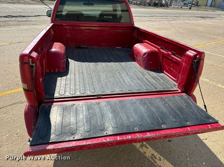 image for item NU9439 1997 Chevrolet S10 Ext. Cab pickup truck