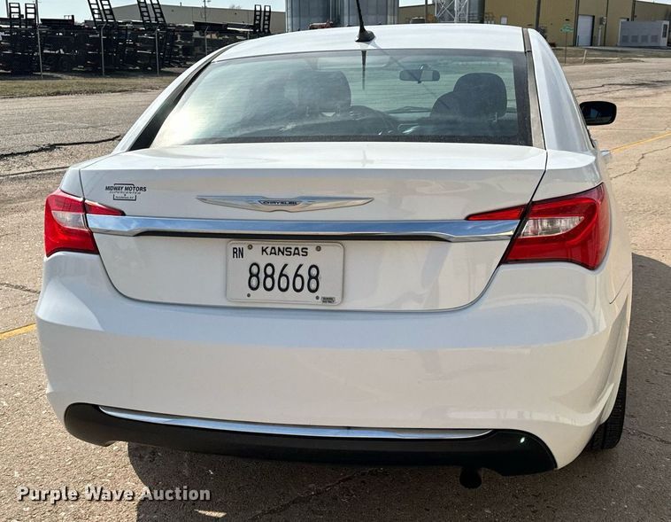 image for item NU9441 2014 Chrysler  200 