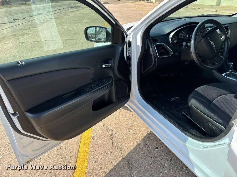 image for item NU9441 2014 Chrysler  200 