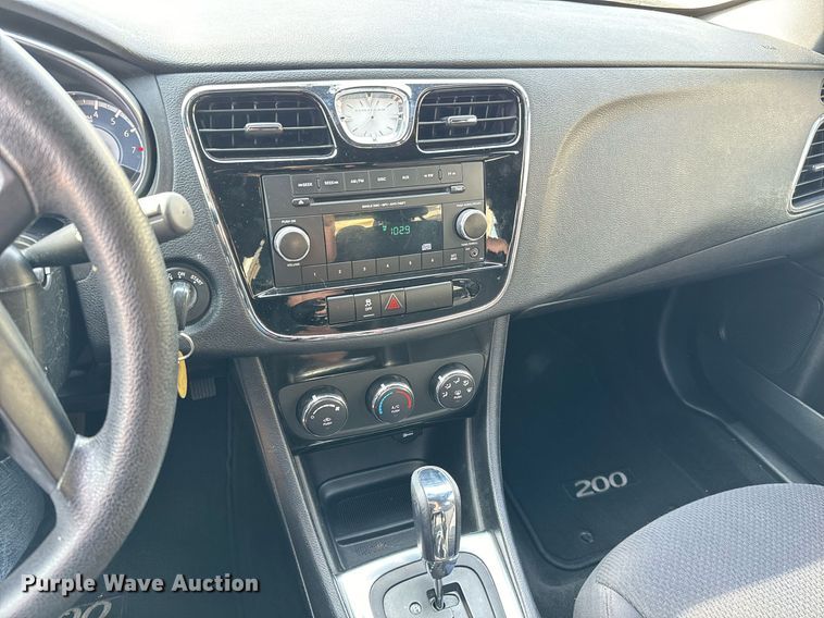 image for item NU9441 2014 Chrysler  200 