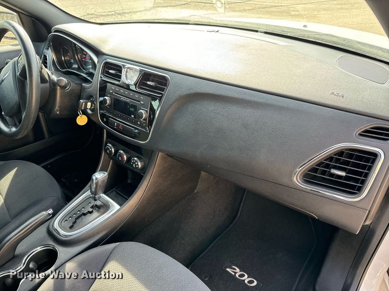 image for item NU9441 2014 Chrysler  200 