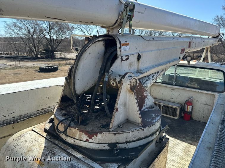 image for item NU9455 1984 Ford F700 bucket truck