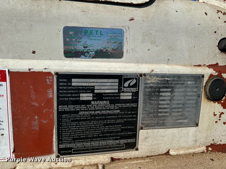 image for item NU9455 1984 Ford F700 bucket truck