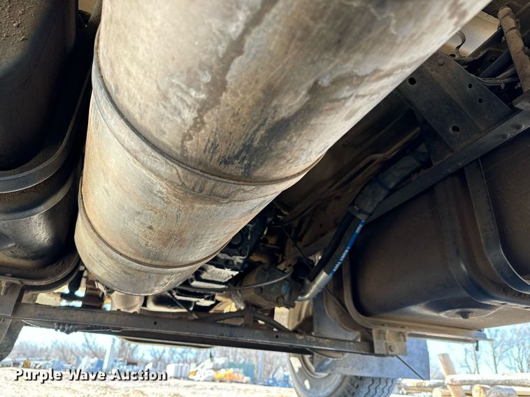 image for item NU9455 1984 Ford F700 bucket truck