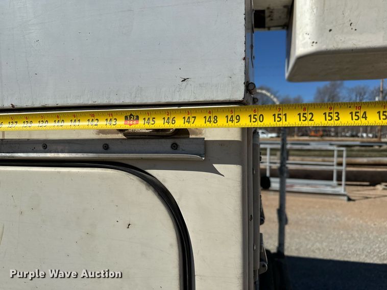 image for item NU9455 1984 Ford F700 bucket truck