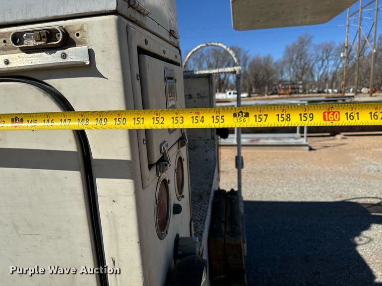 image for item NU9455 1984 Ford F700 bucket truck