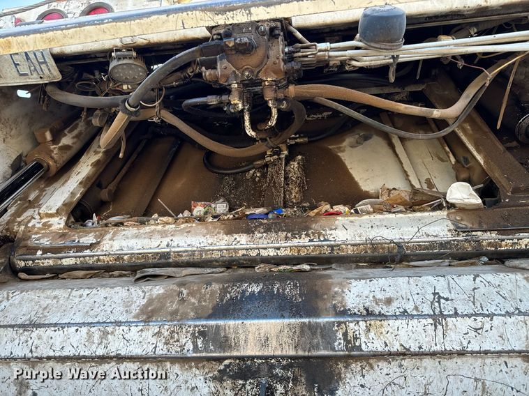 image for item NU9456 2007 Sterling Acterra refuse truck