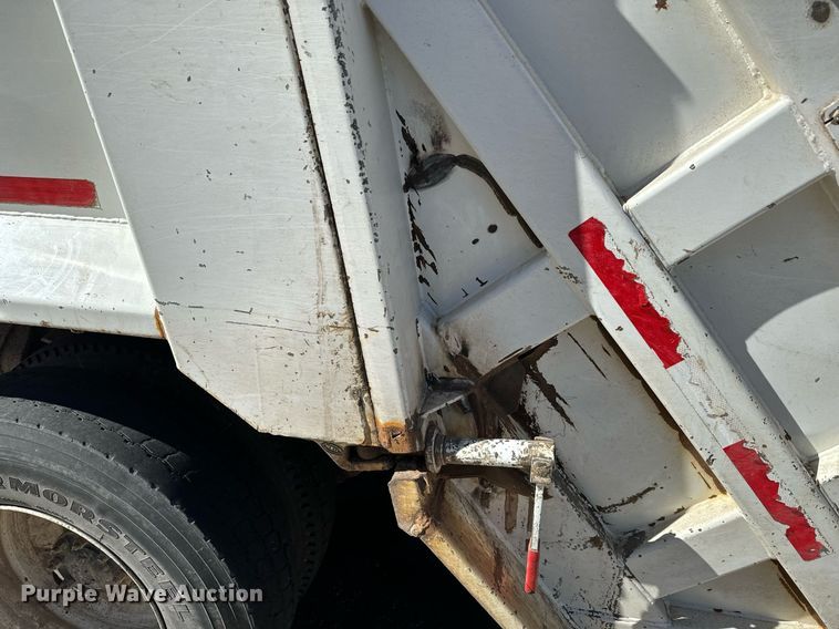 image for item NU9456 2007 Sterling Acterra refuse truck