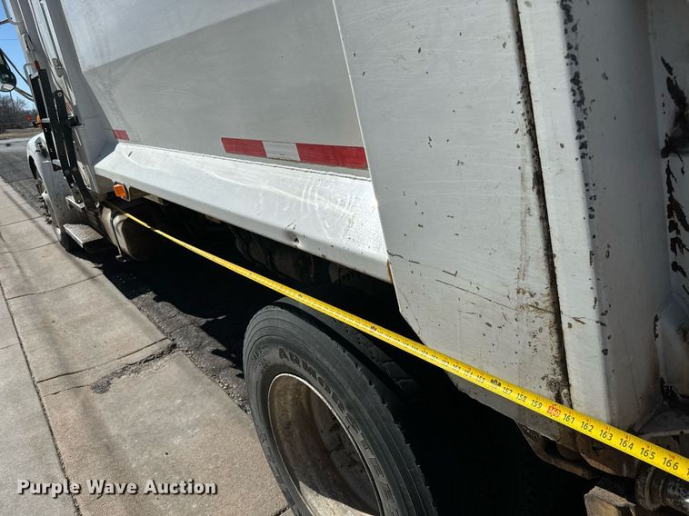 image for item NU9456 2007 Sterling Acterra refuse truck