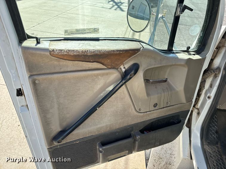 image for item NU9456 2007 Sterling Acterra refuse truck