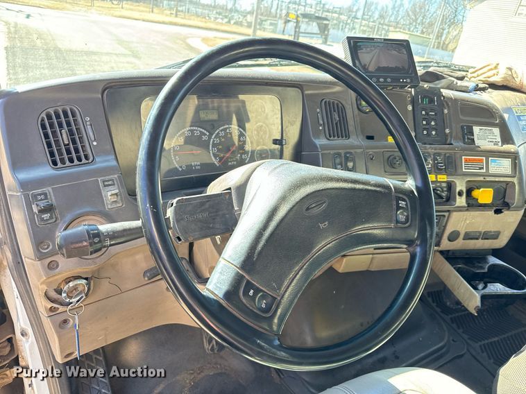 image for item NU9456 2007 Sterling Acterra refuse truck