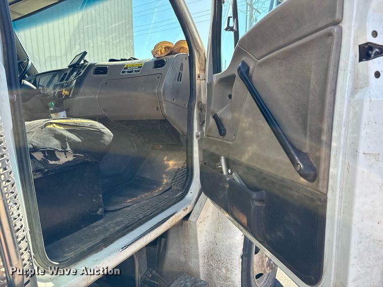 image for item NU9456 2007 Sterling Acterra refuse truck