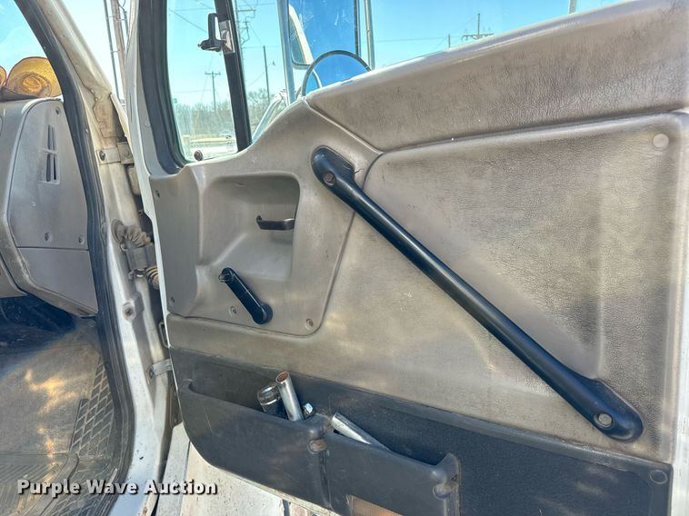 image for item NU9456 2007 Sterling Acterra refuse truck