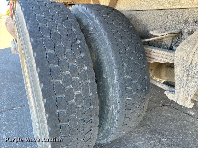 image for item NU9456 2007 Sterling Acterra refuse truck