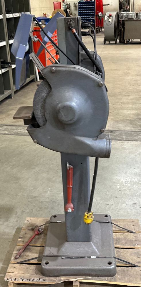 image for item NU9477 Baldor grinder