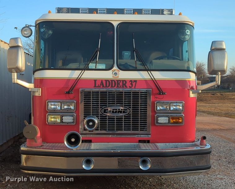 image for item OD9198 1993 E-One Cyclone ladder fire truck