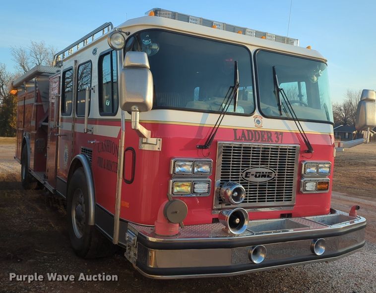 image for item OD9198 1993 E-One Cyclone ladder fire truck
