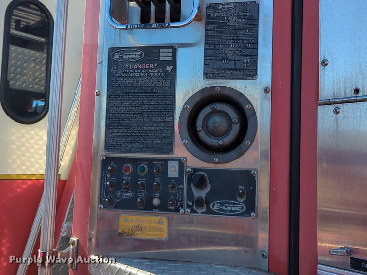 image for item OD9198 1993 E-One Cyclone ladder fire truck