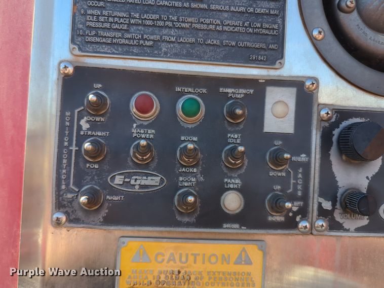 image for item OD9198 1993 E-One Cyclone ladder fire truck