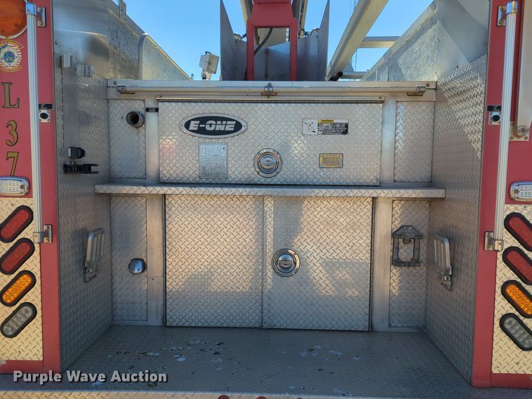 image for item OD9198 1993 E-One Cyclone ladder fire truck