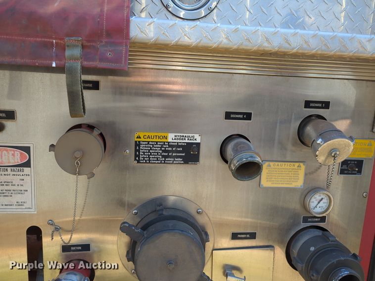 image for item OD9198 1993 E-One Cyclone ladder fire truck