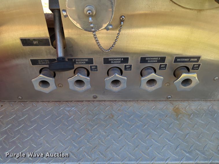 image for item OD9198 1993 E-One Cyclone ladder fire truck