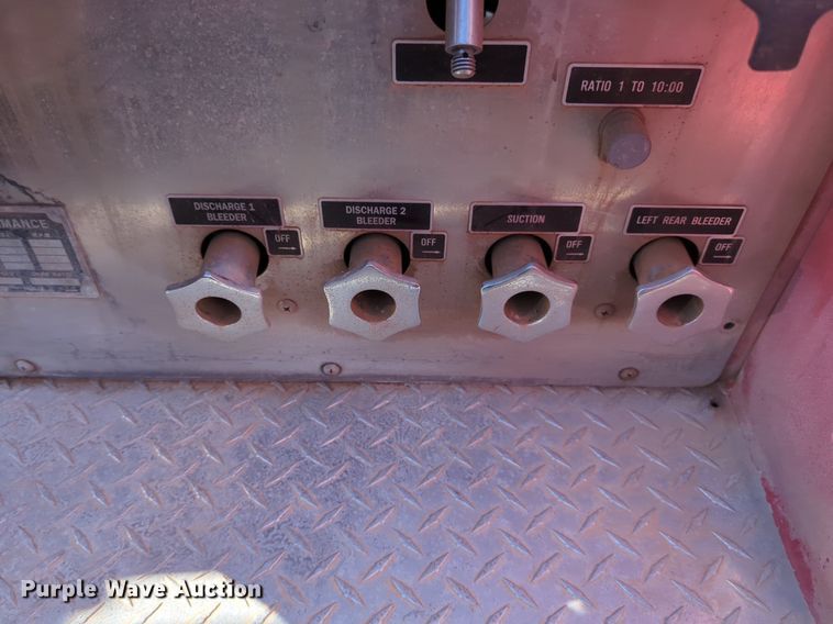 image for item OD9198 1993 E-One Cyclone ladder fire truck