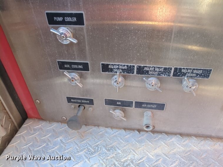 image for item OD9198 1993 E-One Cyclone ladder fire truck