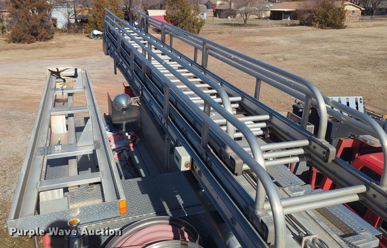 image for item OD9198 1993 E-One Cyclone ladder fire truck