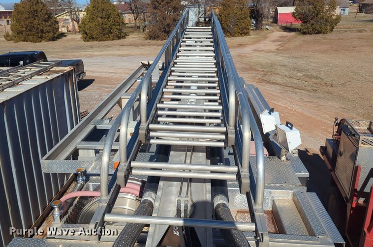 image for item OD9198 1993 E-One Cyclone ladder fire truck