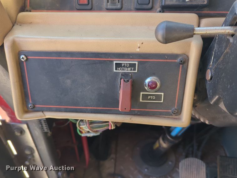 image for item OD9198 1993 E-One Cyclone ladder fire truck